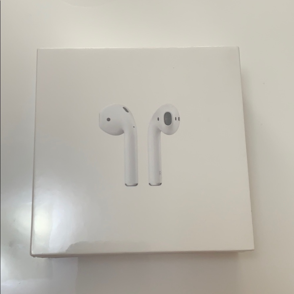 NEW AND UNOPENED Apple AirPods 2nd Gen